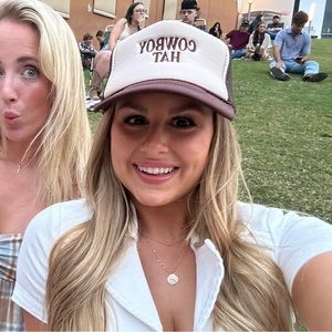 Meet your Posher, Mackenzie